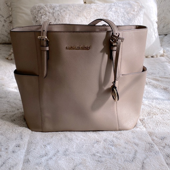 Michael Kors Handbags - Michael Kors Tote